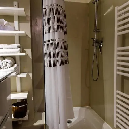 Beautiful With Pool Close To The Beaches