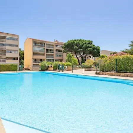 Apartmán Beautiful With Pool Close To The Beaches